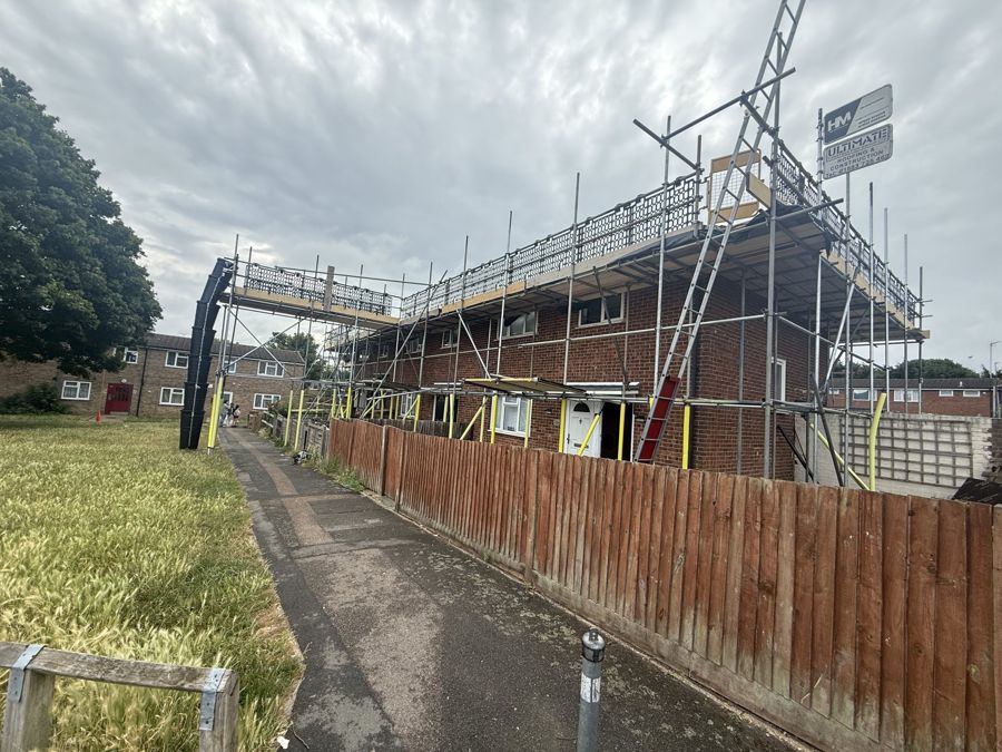 Commercial low build scaffold